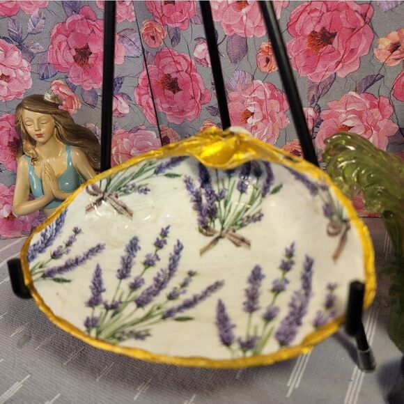 DECOUPAGE CLAM SHELL DECOUPAGE FLOWERS TRINKET DISH - Picture 3 of 9